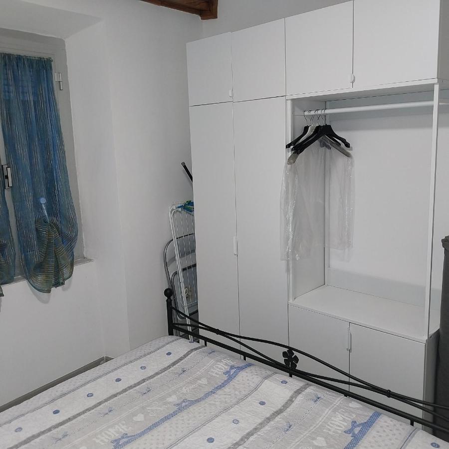 Anfora House